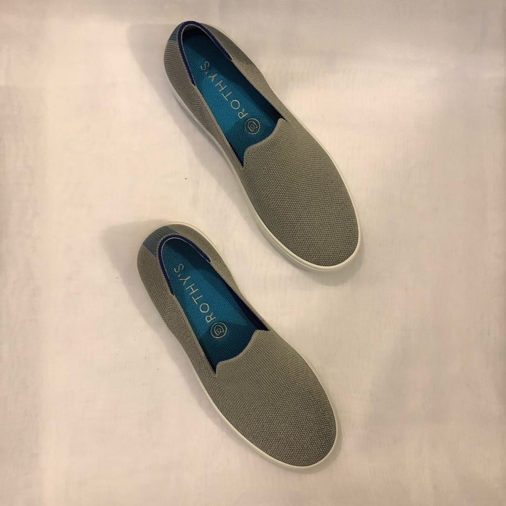 Gray, size 7 Rothy’s.